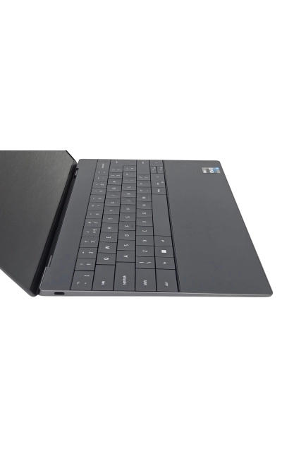 Bezramkowy aluminiowy ultrabook Dell XPS 9320 i7-1260P 16GB 512GB SSD 13,4